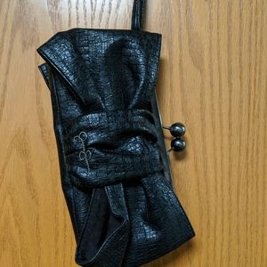 New Jessica Simpson wristlet in black